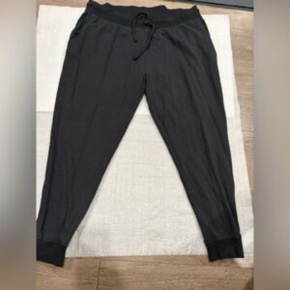 knix Black Cropped Jogger Pants with Drawstring